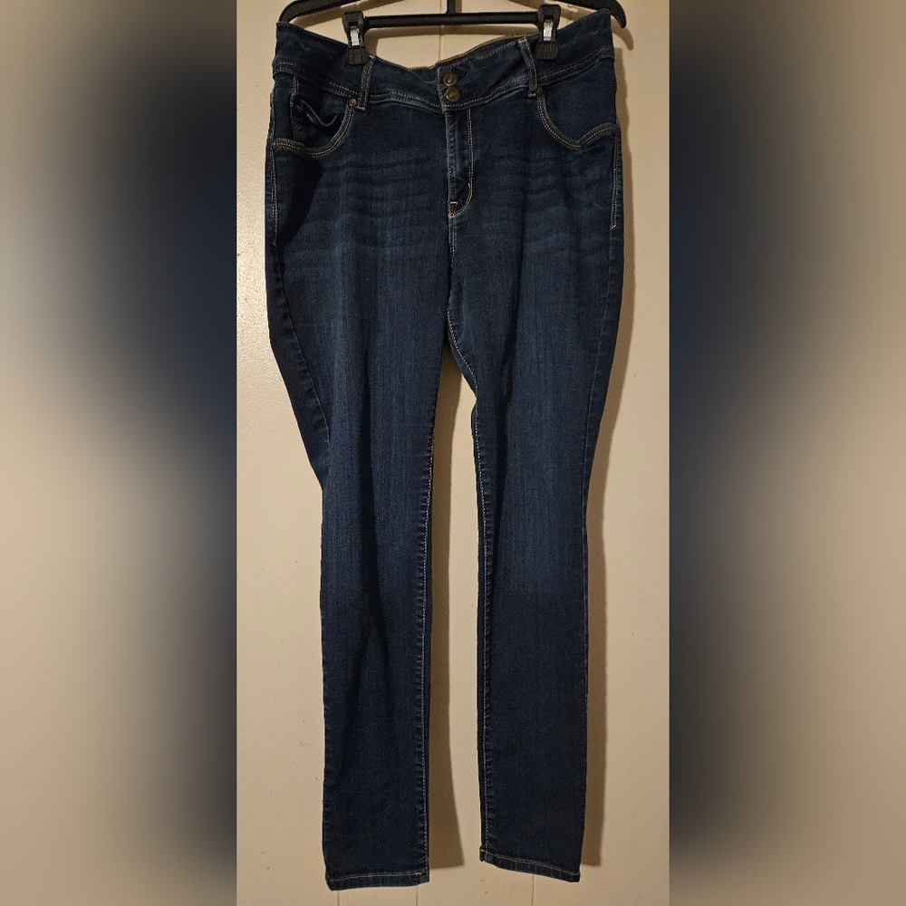 Old Navy - The Sweetheart Jean - Dark Wash - Size 16R